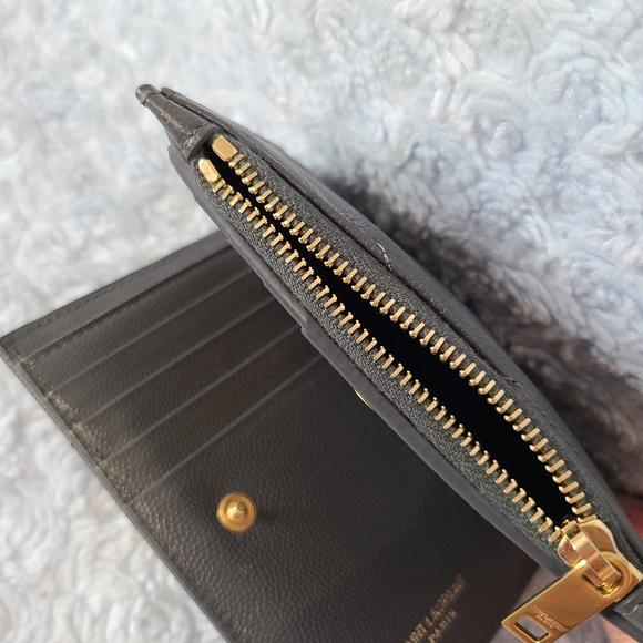 YSL Saint Laurent Grey Chevron Pebbled Bi-Fold Wallet - Picture 10 of 15